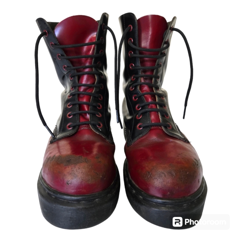 Vintage Steel-Toe Double Welt 10 Eye Doc Martens Boot. Men's 9 Made In England